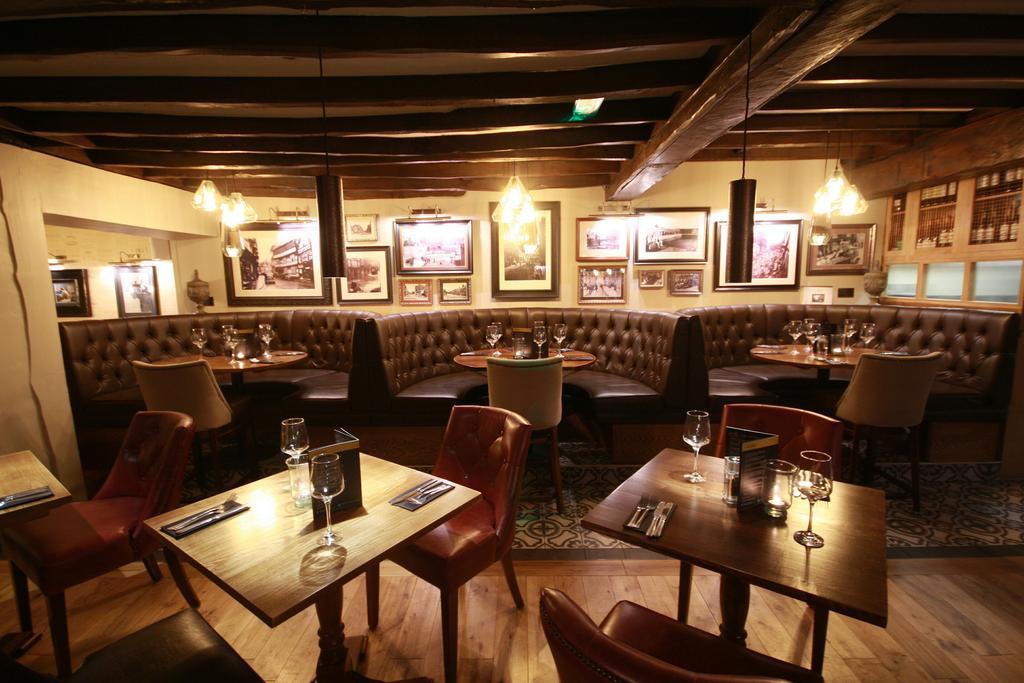 Crown Hotel ナントウィッチ エクステリア 写真